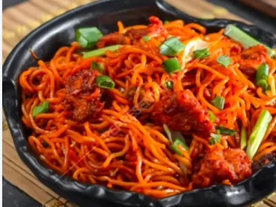 Schezwan Chicken Noodles