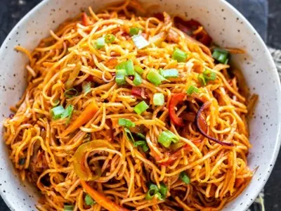 Schezwan Garlic Chicken Noodles